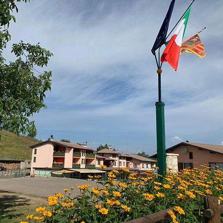 Hotel Edelweiss Сан Дзено ди Монтаня Екстериор снимка
