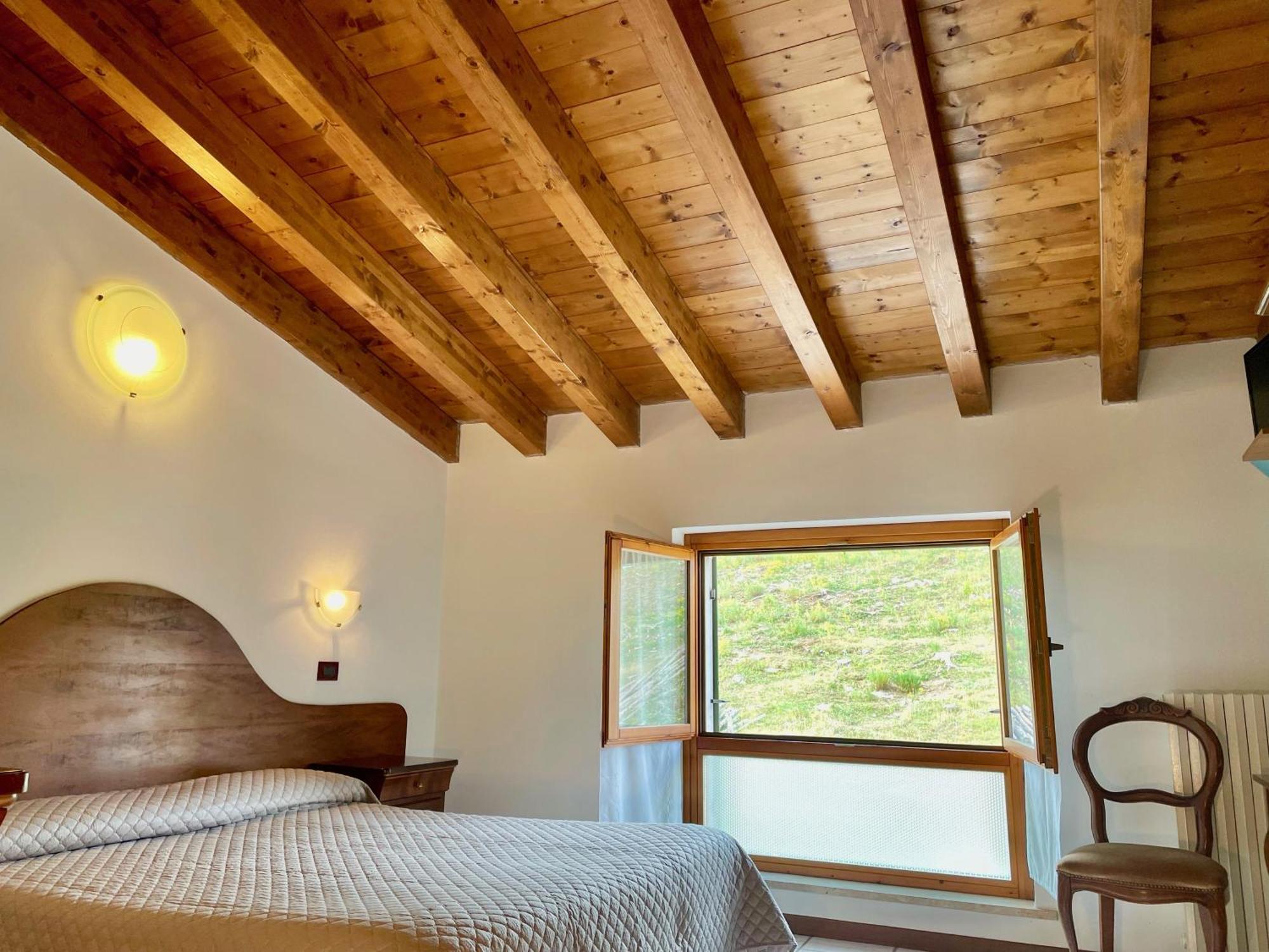 Hotel Edelweiss Сан Дзено ди Монтаня Екстериор снимка