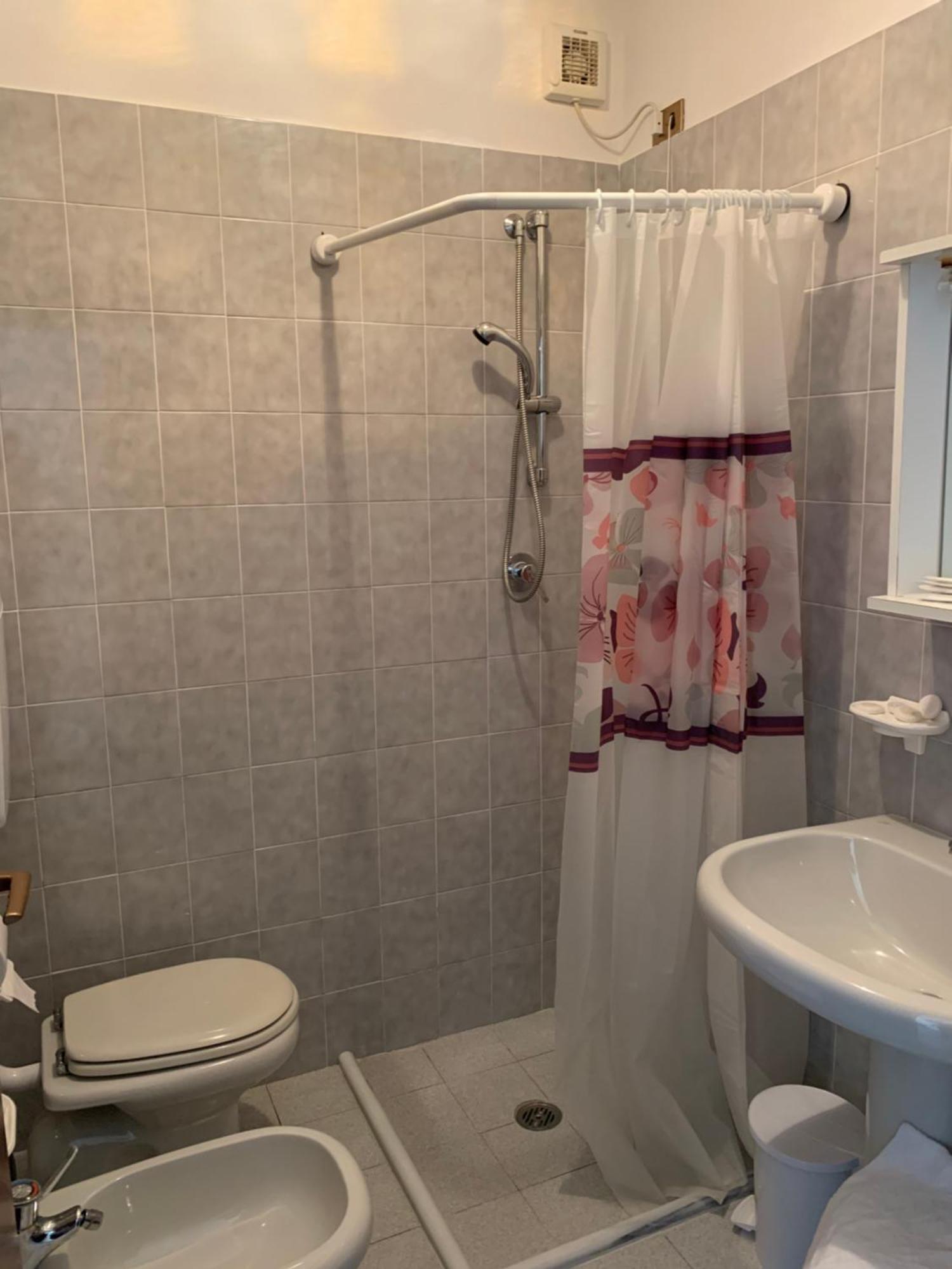 Hotel Edelweiss Сан Дзено ди Монтаня Стая снимка